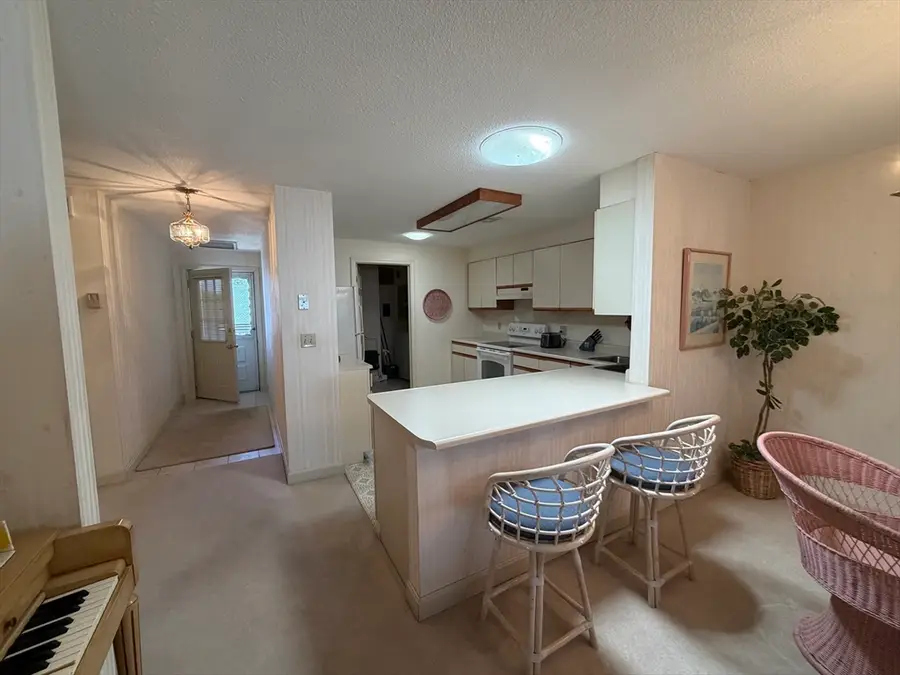 402 Country-side Rd #402, Greenfield, MA 01301 - #2