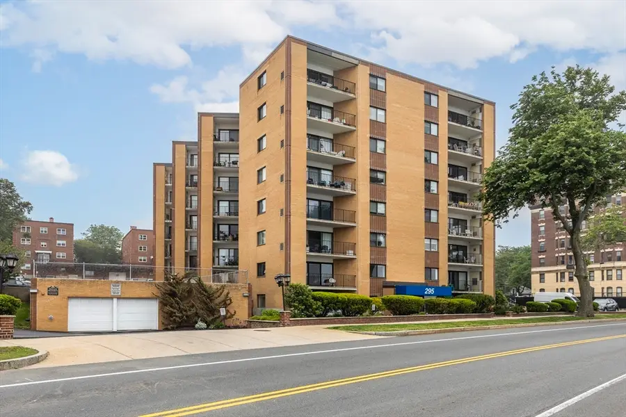 295 Lynn Shore Dr #702, Lynn, MA 01902 - #2