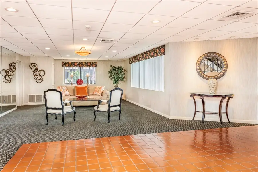 295 Lynn Shore Dr #702, Lynn, MA 01902 - #3