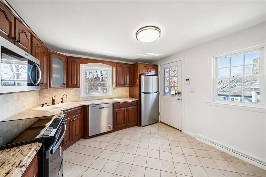 25 Hawkins Street, Weymouth, MA 02189 - #3