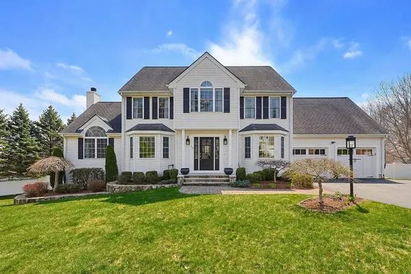19 Harmony Trl, Hopedale, MA 01747