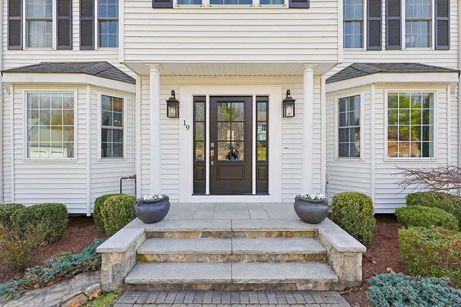 19 Harmony Trl, Hopedale, MA 01747 - #3
