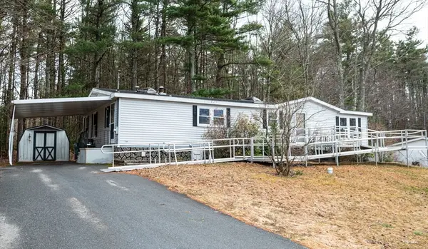 131 Champagne, Gardner, MA 01440