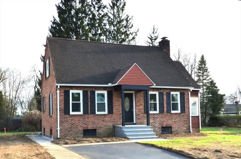 21 Wrona St, Springfield, MA 01151 - #1