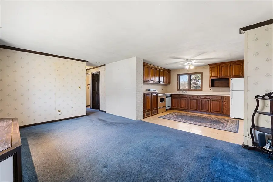 98 Brookfield Dr, Brockton, MA 02302 - #3