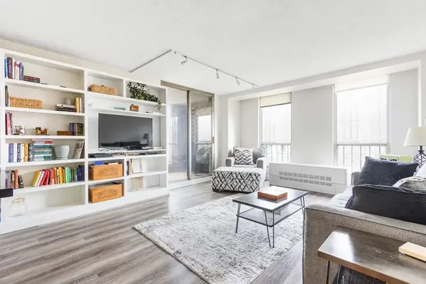 33 Pond Ave #524, Brookline, MA 02445