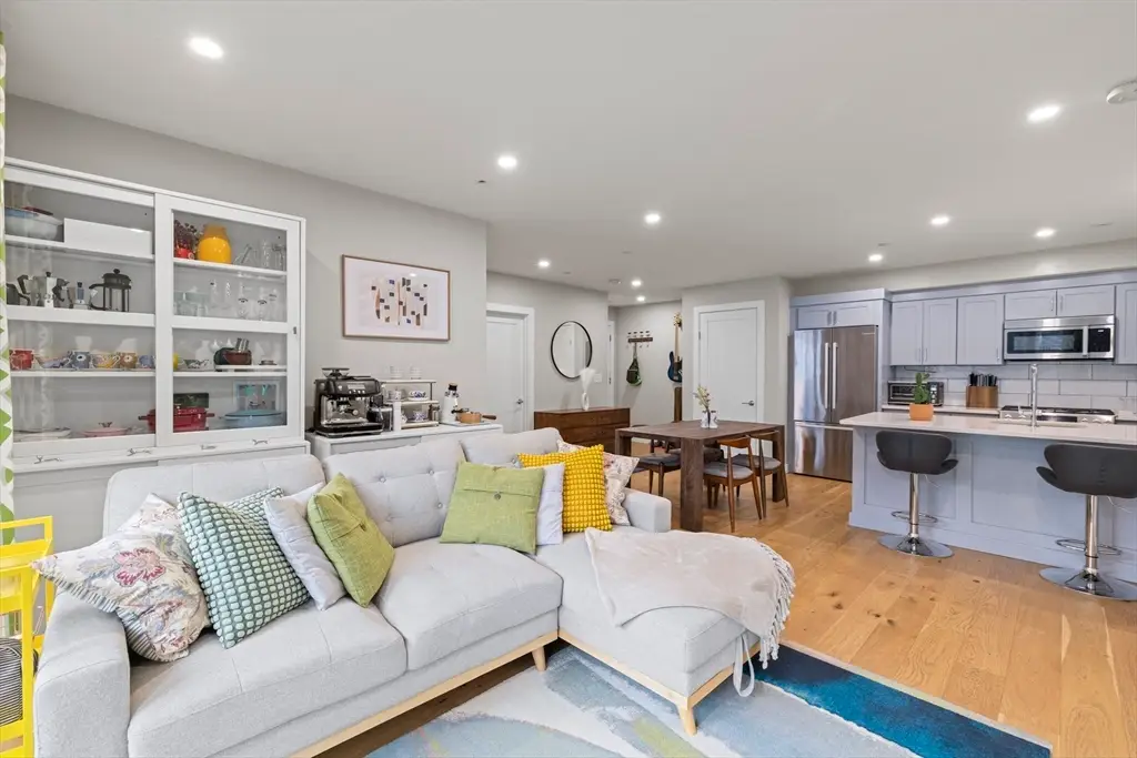10-16 Everett #204, Boston, MA 02128 - #1