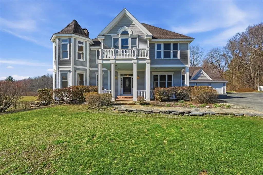 365 Middle St, Amherst, MA 01002 - #1