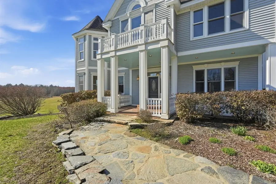 365 Middle St, Amherst, MA 01002 - #3