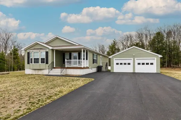 102 Topaz Terrace, Gardner, MA 01440