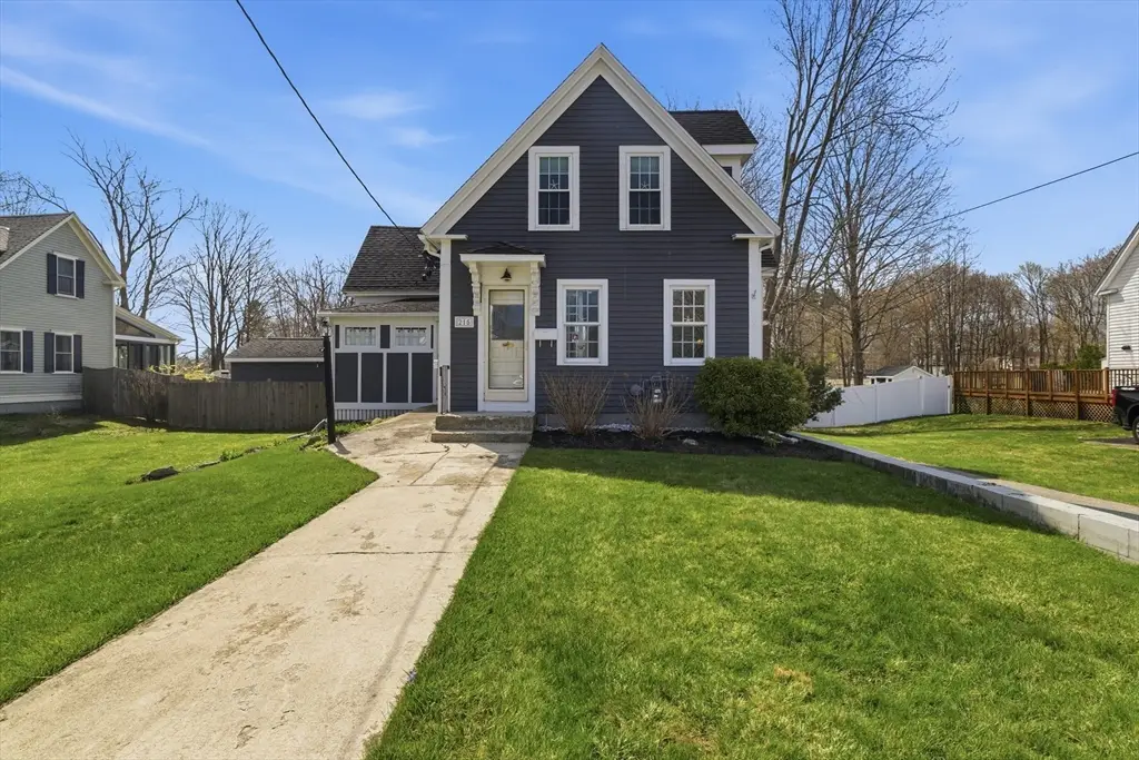 215 Vernon St, Rockland, MA 02370 - #1