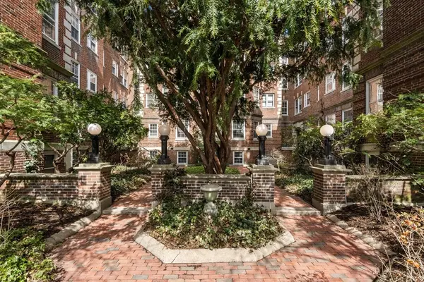 43 Linnaean Street #35A, Cambridge, MA 02138