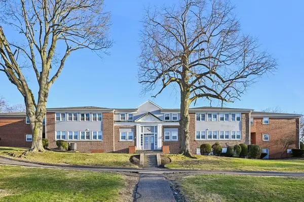 210 Washington St #10, Peabody, MA 01960