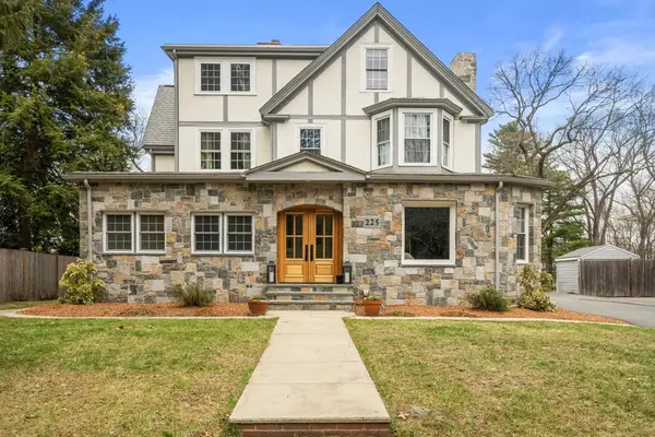 225 Walnut St, Wellesley, MA 02481