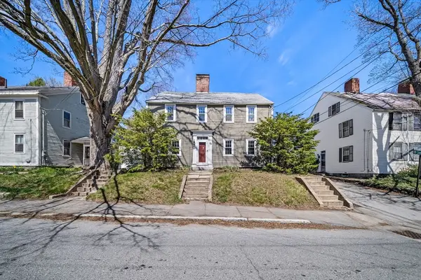 25 High St, Amesbury, MA 01913