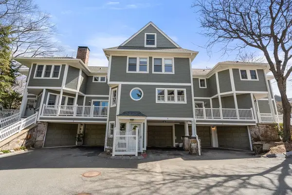 21 Pine Street #4, Manchester, MA 01944