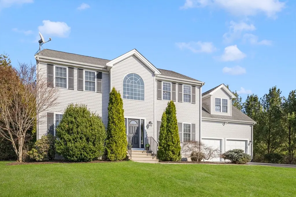 15 Willow Creek Dr, Attleboro, MA 02703 - #1