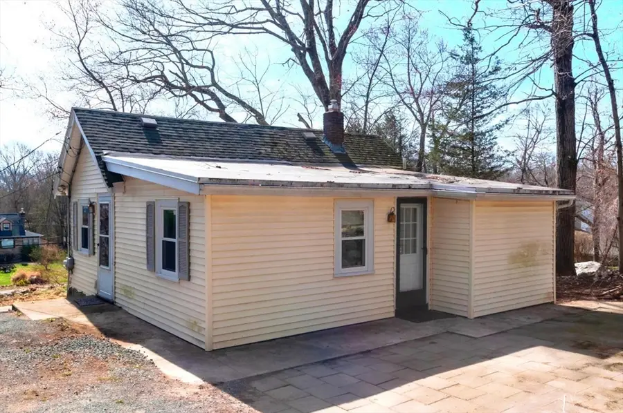 527 Walpole St, Norwood, MA 02062 - #3