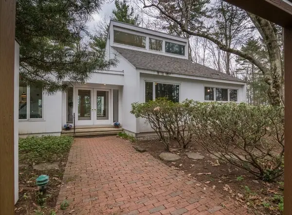 43 Morgan Cir, Amherst, MA 01002