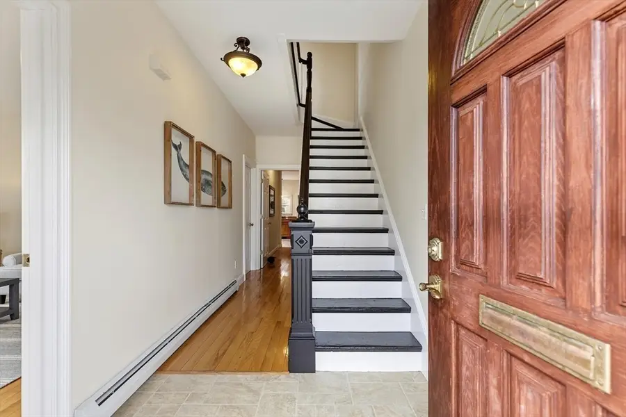 34 Summer St, Gloucester, MA 01930 - #3