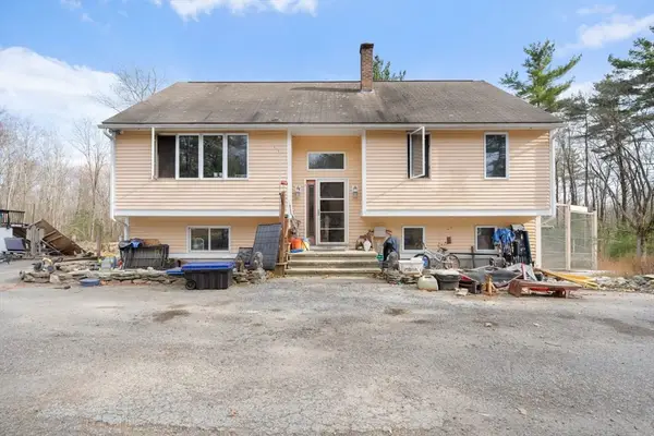 6 Plum Tree Ln, Hubbardston, MA 01452