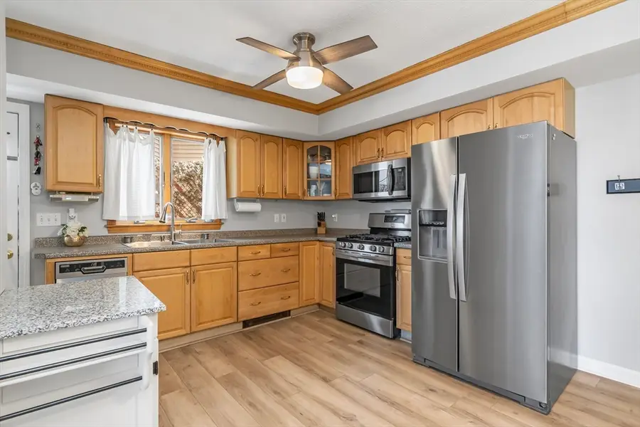 419 Revere St, Winthrop, MA 02152 - #3