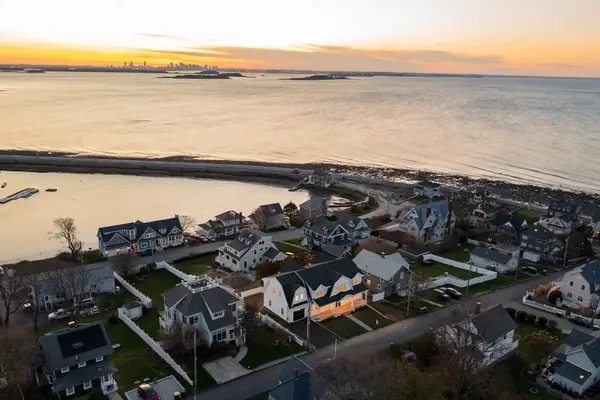 15 Glover Ave, Hull, MA 02045