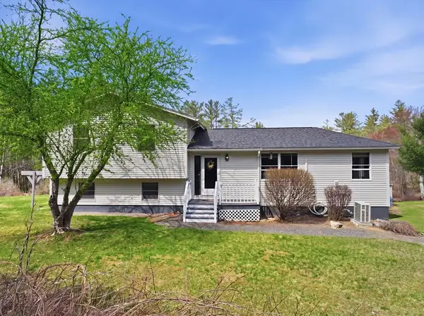 112 Williamsville Rd, Hubbardston, MA 01452