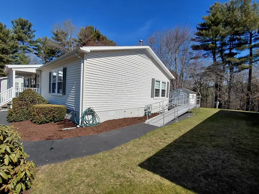 17 Briarwood Circle, Bridgewater, MA 02324 - #3