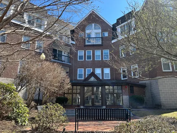 97 Anderer Ln #202, Boston, MA 02132