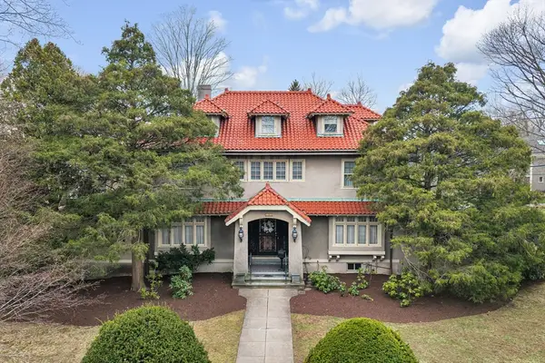 131 Fair Oaks Park, Needham, MA 02492