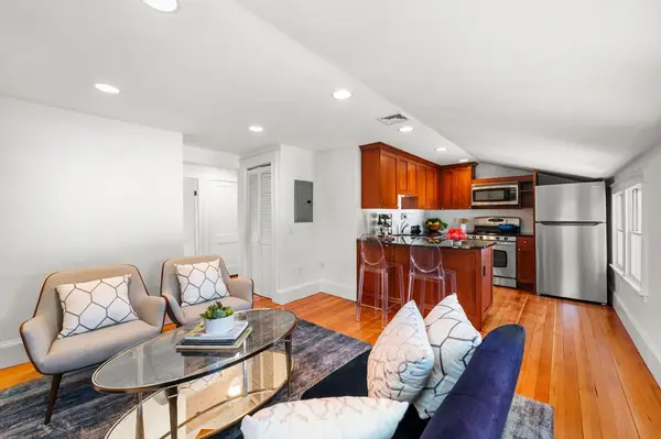 60 Denton Rd #3, Wellesley, MA 02482