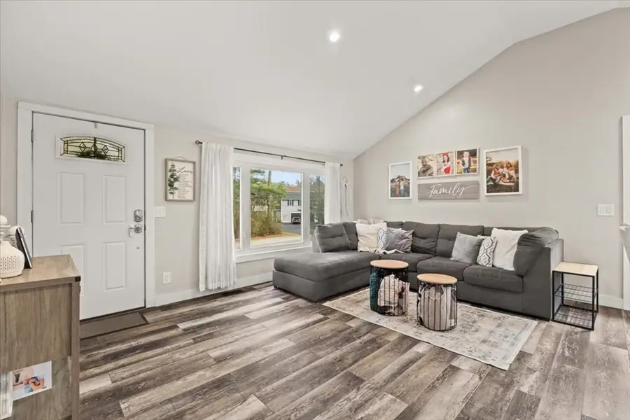 287 Thompson St, Middleboro, MA 02346 - #3