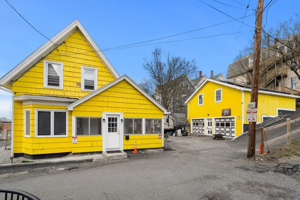 129 High St, Clinton, MA 01510 - #1