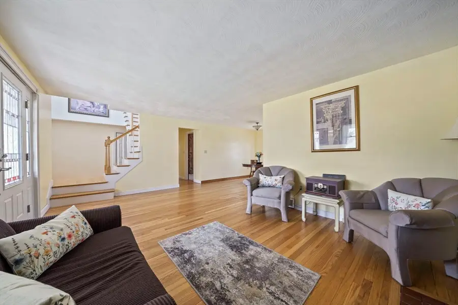 19 Selwyn Rd, Braintree, MA 02184 - #3