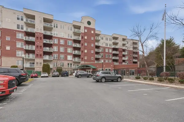 36 Village Road #613, Middleton, MA 01949