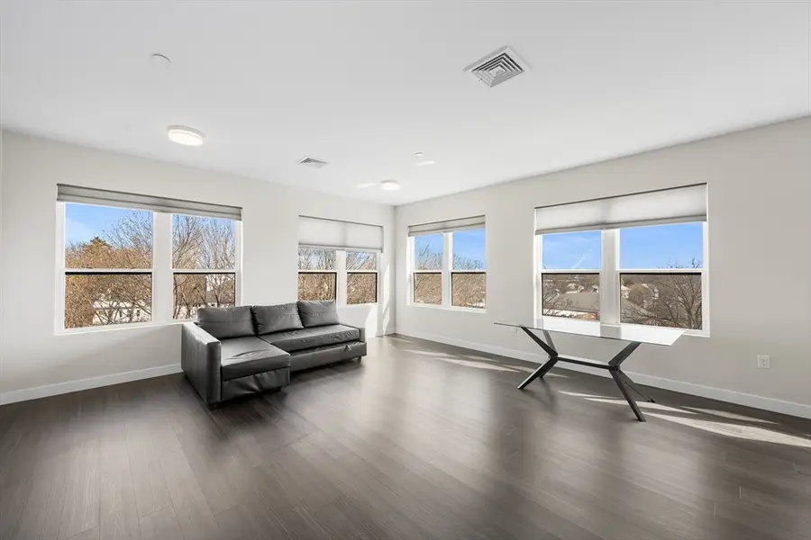 999 Hancock St #502, Quincy, MA 02169 - #3