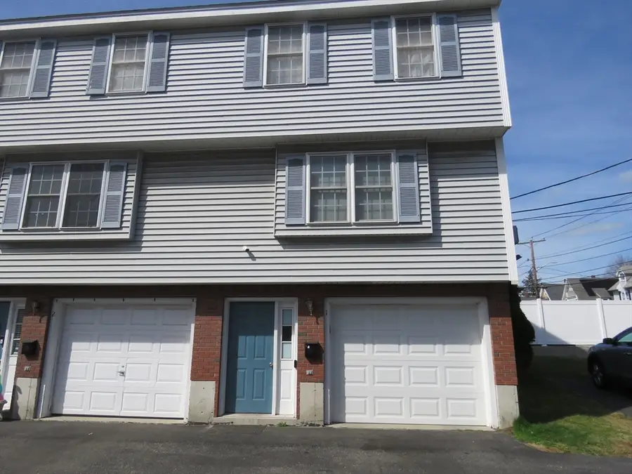 446 Westford St #1, Lowell, MA 01851 - #2