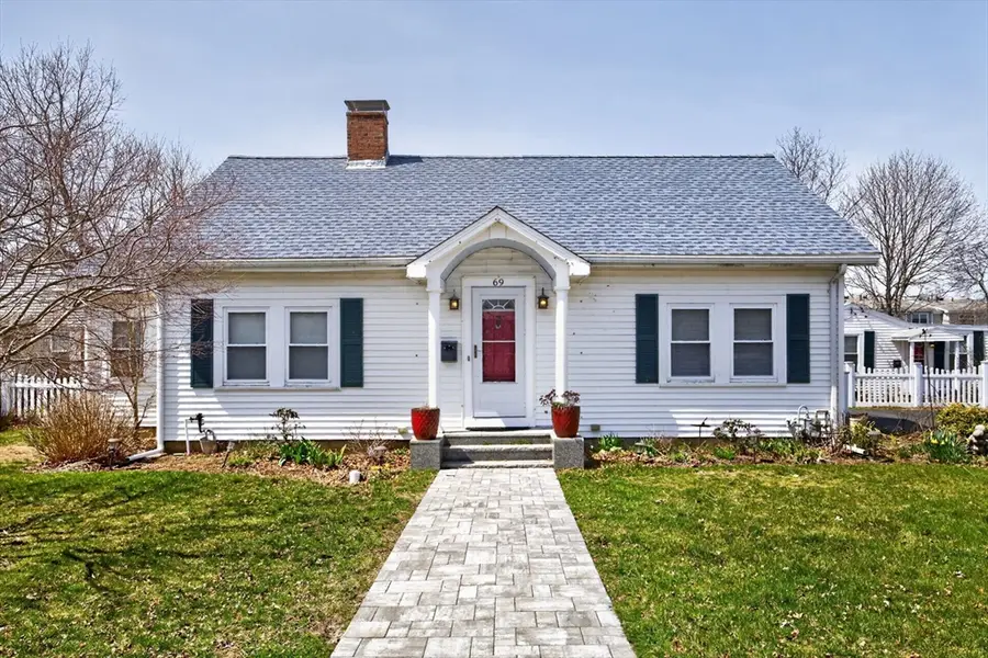 69 Spring St, Hyannis, MA 02601 - #2