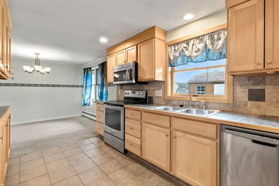 17 Amherst St, Danvers, MA 01923 - #3