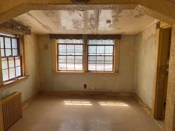 139 Eastern Ave, Essex, MA 01929