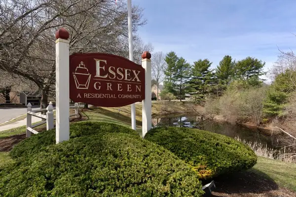 25 Essex Green Ln #C, Peabody, MA 01960