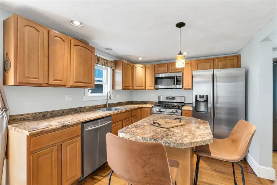 478 Fall River Ave, Seekonk, MA 02771 - #2