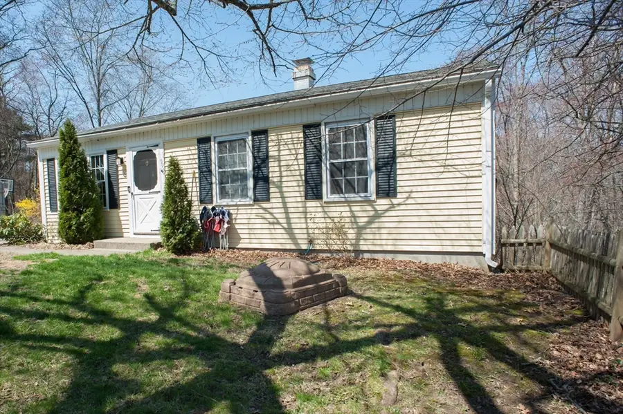59 Carney St, Uxbridge, MA 01569 - #2