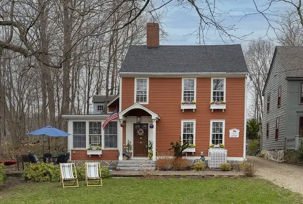 356 Main St, Amesbury, MA 01913