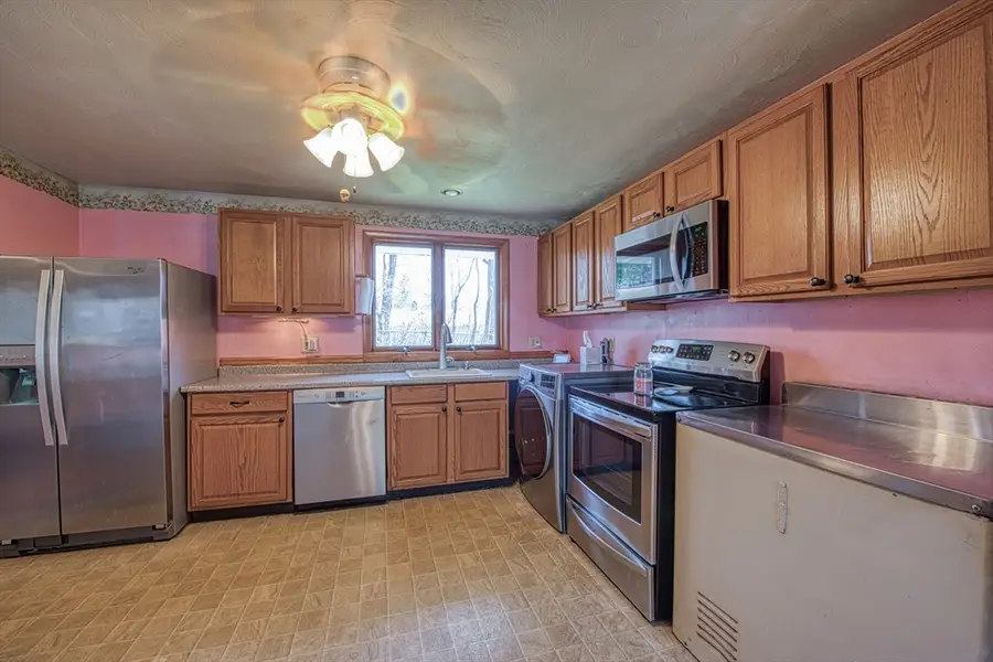 8 Braintree Ave, Brockton, MA 02302 - #3