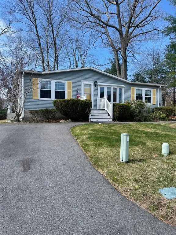 5 Crabapple Circle, Rockland, MA 02370