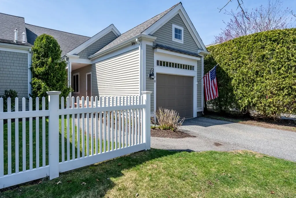 8 Hollyhock Knoll Ct #8, Bourne, MA 02532 - #1