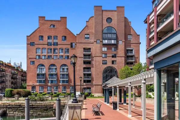 357 Commercial St #8, Boston, MA 02109