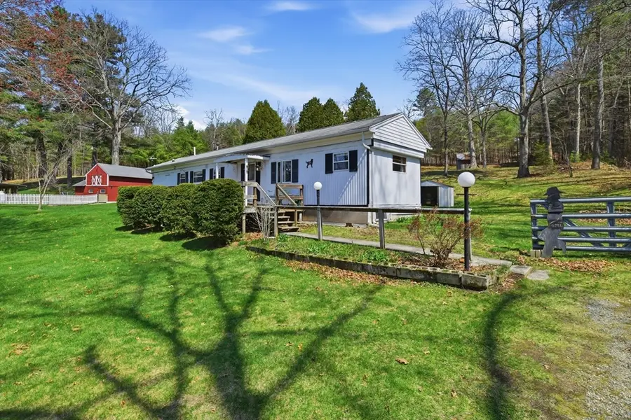 61 Beech St, Palmer, MA 01069 - #2